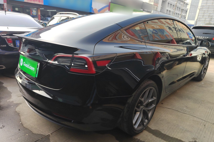 特斯拉 Model 3 2022款 Performance高性能全轮驱动版车身外观7