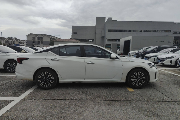 日产 天籁 2022款 2.0L XL-TLS 悦享版车身外观6002