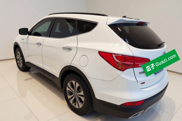 现代 胜达 2013款 2.4L 自动两驱智能型车身外观5