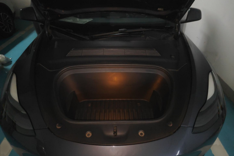 特斯拉 Model Y 2021款 长续航全轮驱动版局部细节24