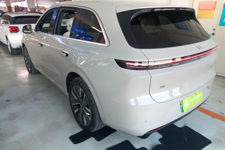 理想汽车 理想L6 2025款 Pro 智能焕新版车身外观4