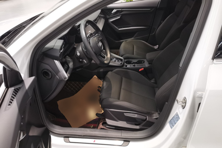 奥迪A3 2022款 A3L Limousine 35 TFSI 进取运动型中控内饰19