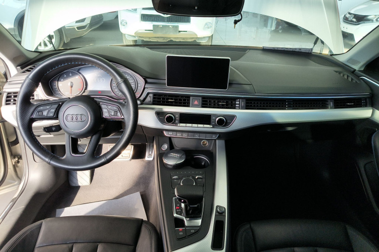 奥迪A4L 2017款 40 TFSI 时尚型中控内饰7002