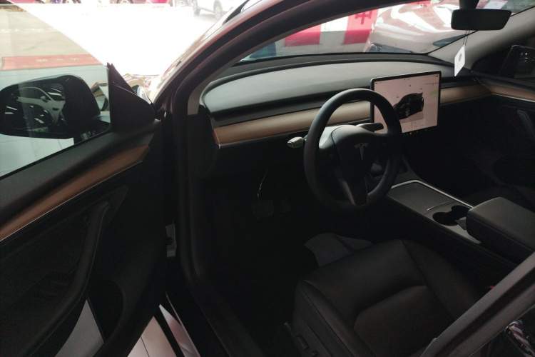 特斯拉 Model Y 2022款 后轮驱动版中控内饰7003