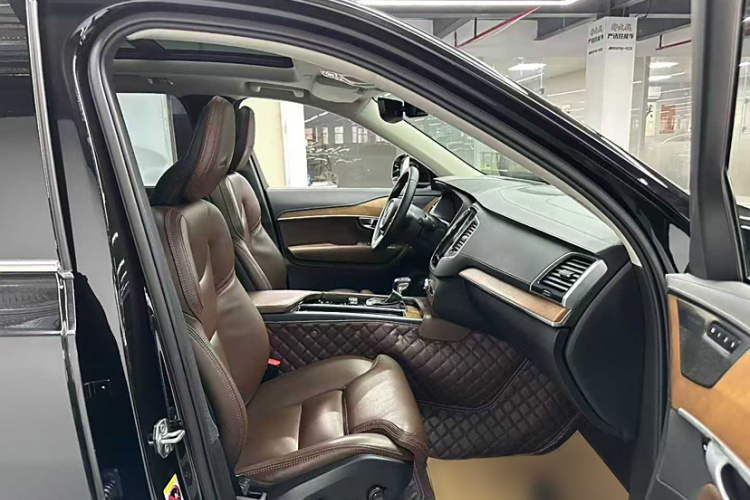 沃尔沃XC90 2019款 T6 智雅版 7座 国V中控内饰7003