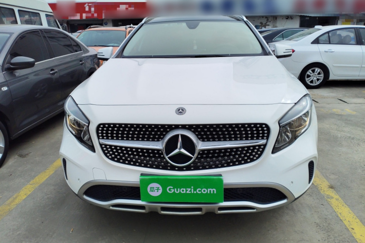 奔驰GLA 2019款 GLA 200 动感型车身外观2