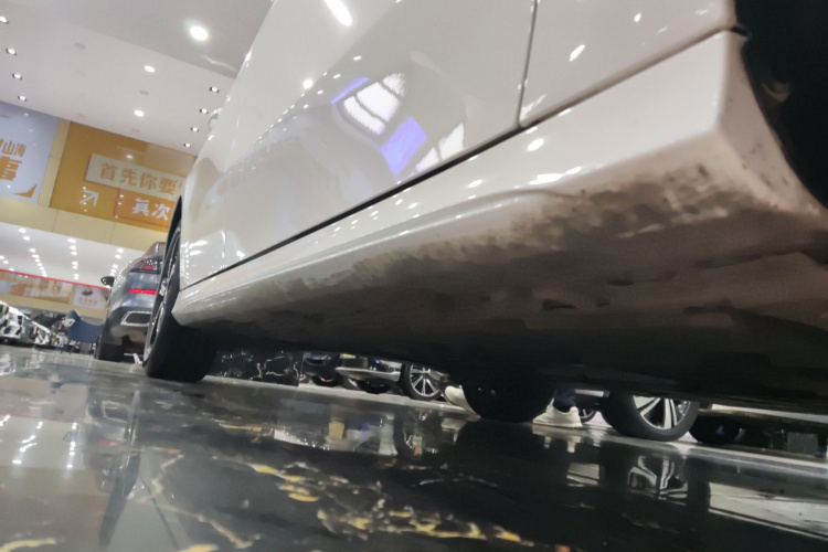 奔驰A级 2022款 改款三 A 200 L 运动轿车时尚型局部细节9001