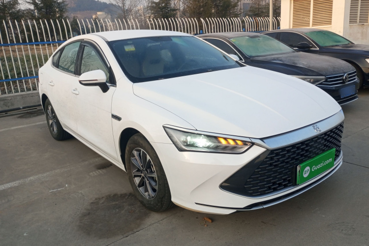 比亚迪 秦PLUS 2024款 荣耀版 DM-i 55KM领先型车身外观3