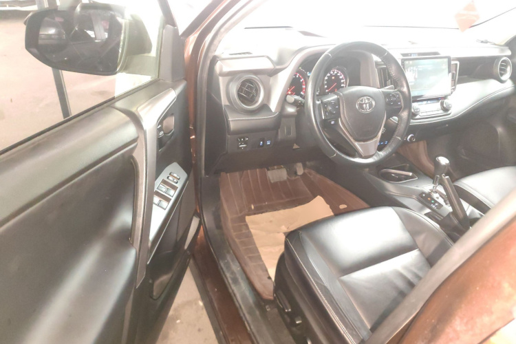 丰田 RAV4荣放 2016款 2.5L 自动四驱精英版中控内饰7003