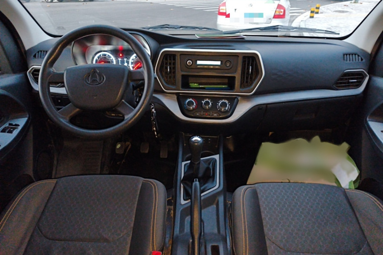 长安凯程 长安睿行M60 2023款 1.5L GDI舒适型客车6/7座中控内饰7002