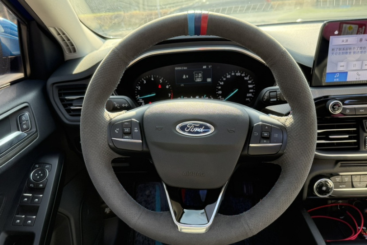福特 福克斯 2020款 两厢 EcoBoost 180 自动锋潮型中控内饰7002