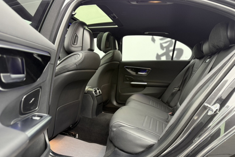 奔驰C级 2023款 改款 C 200 L 运动版中控内饰7004