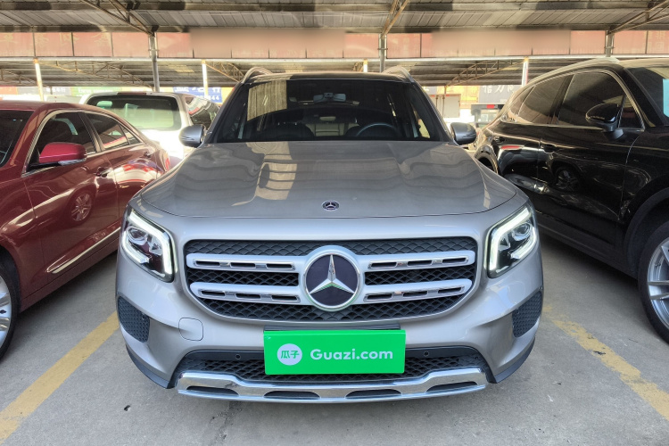 奔驰GLB 2020款 GLB 200 动感型车身外观2