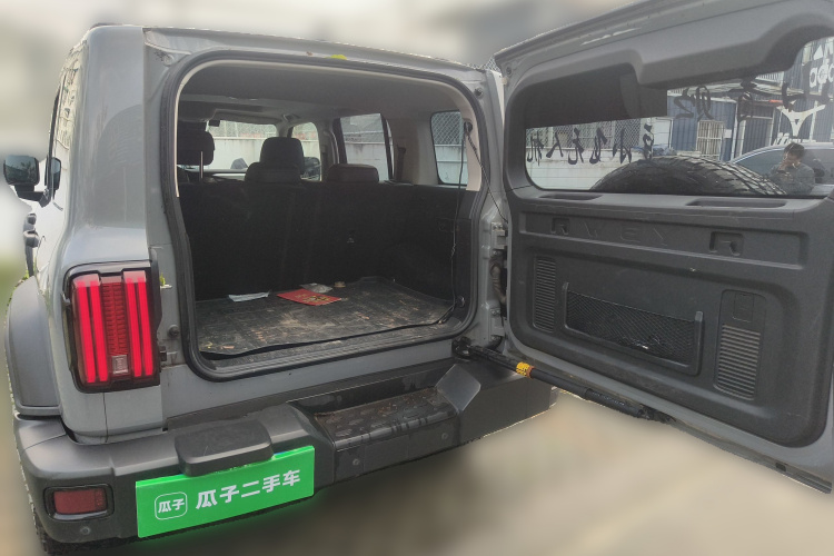 坦克300 2021款 越野版 2.0T 征服者中控内饰23