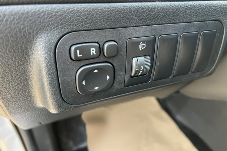 东风风光 风光S560 2019款 1.8L CVT精英型局部细节9009