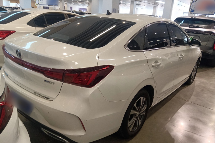 长安 逸动 2023款 畅享版 PLUS 蓝鲸NE 1.4T GDI DCT尊贵版车身外观7