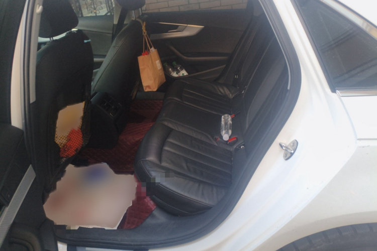 奥迪A4L 2017款 40 TFSI 时尚型中控内饰7004