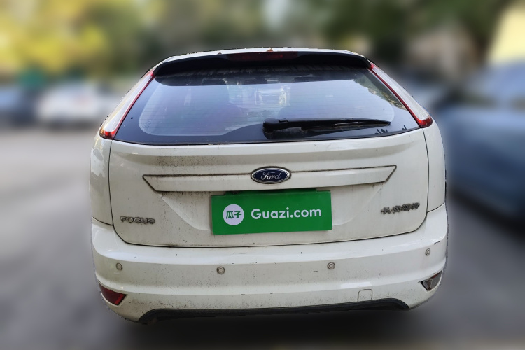 福特 福克斯 2013款 两厢经典 1.8L 自动基本型车身外观6