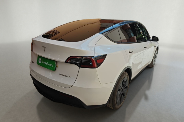 特斯拉 Model Y 2024款 后轮驱动版车身外观7