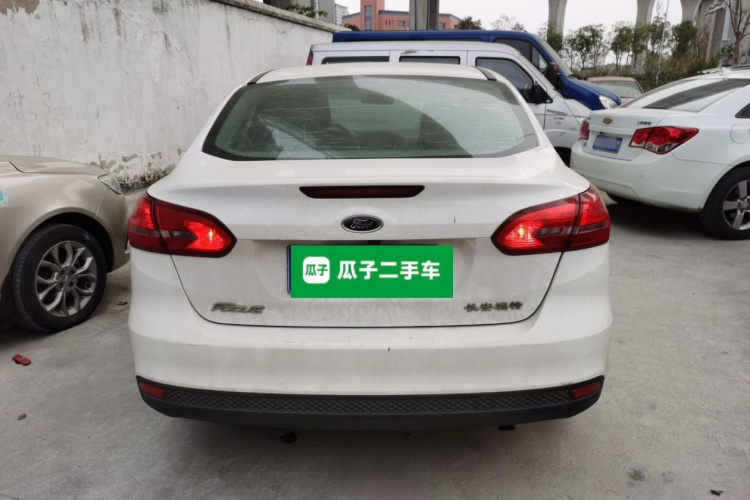 福特 福克斯 2017款 三厢 1.6L 手动舒适型智行版车身外观6004