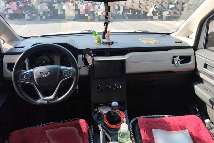 五菱汽车 五菱宏光PLUS 2019款 1.5T 手动舒适型 7座中控内饰12