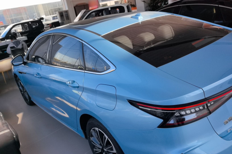 奇瑞 风云A8 2024款 127 驭风版车身外观4