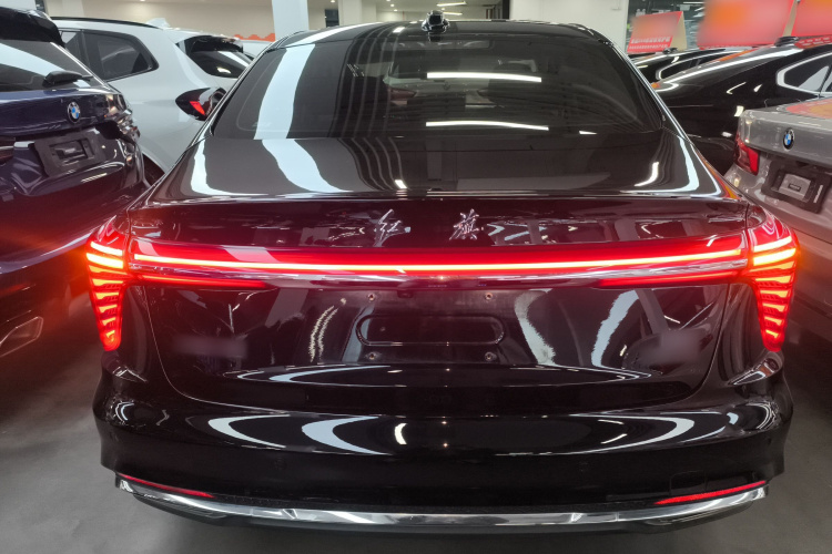 红旗H5 2023款 2.0T 自动智联旗畅版车身外观6004