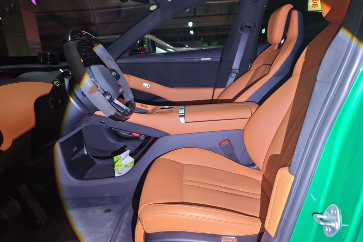 小米汽车 小米YU7 2025款 超长续航高性能四驱Max版中控内饰19