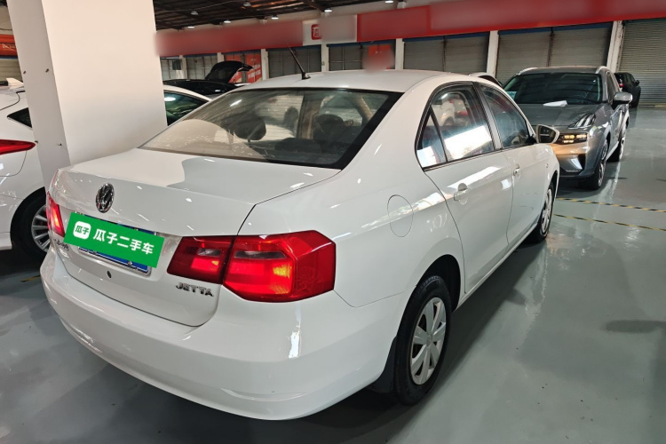 大众 捷达 2013款 1.6L 自动时尚型车身外观7