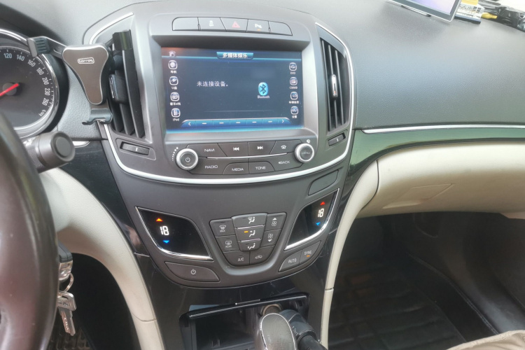 别克 君威 2015款 2.0L 领先时尚型局部细节16