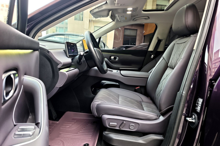 零跑汽车 零跑C16 2026款 增程 280激光雷达智尊版 5座中控内饰7003