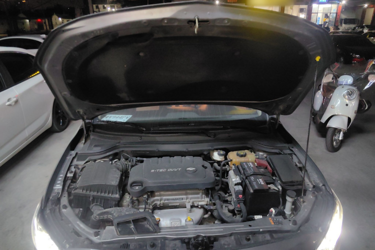 雪佛兰 科鲁泽 2022款 320 自动悦享天窗版局部细节24