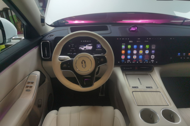 鸿蒙智行 问界M8 2025款 增程 Max+版 53.4kWh 6座版局部细节13