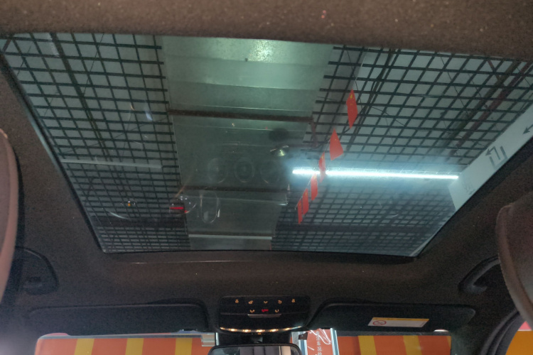 奔驰GLC 2017款 GLC 300 4MATIC 动感型中控内饰22