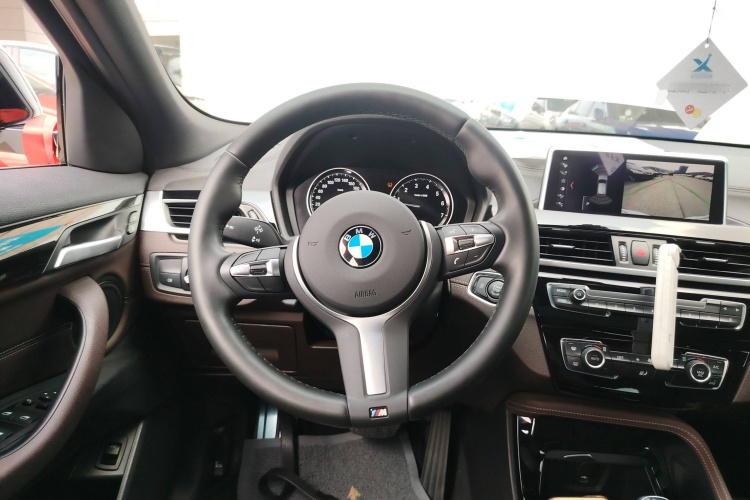 宝马X2 2020款 sDrive25i 领先型M越野套装中控内饰13