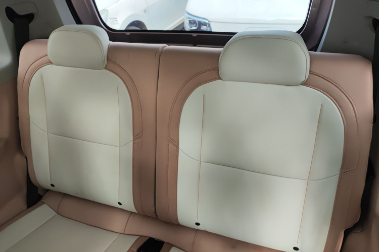 吉利银河 2023款 熊猫mini 200km 耐力熊中控内饰7004