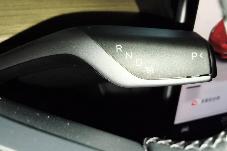 特斯拉 Model Y 2022款 改款 长续航全轮驱动版局部细节18