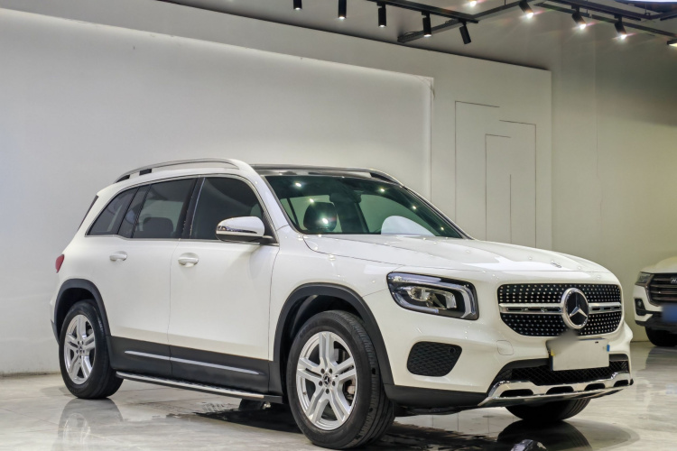 奔驰GLB 2022款 改款二 GLB 200 动感型车身外观6002