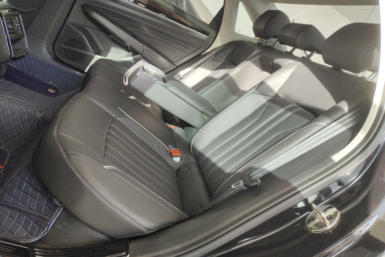 大众 帕萨特 2022款 330TSI 精英版 定制版中控内饰21