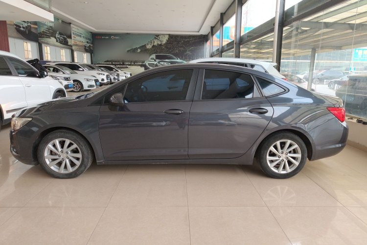 别克 威朗 2017款 三厢 15S 自动进取型车身外观4