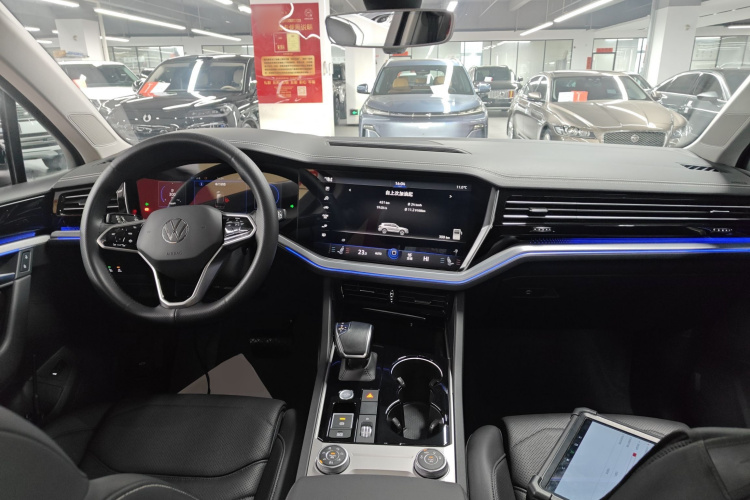 大众 途锐 2022款 2.0TSI 锐尚版中控内饰7002