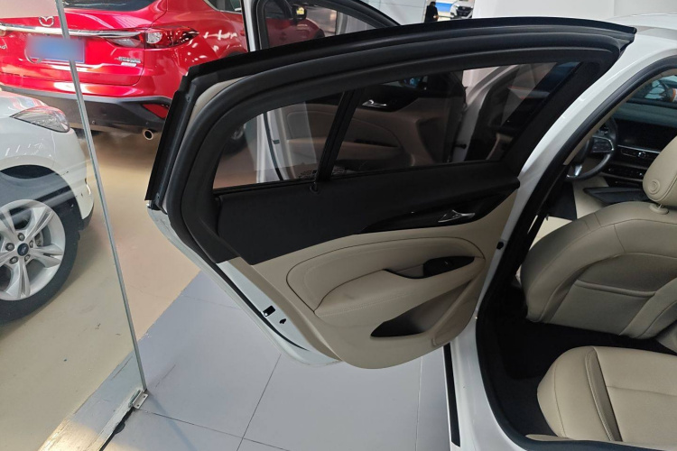 别克 君威 2020款 552T 精英型中控内饰7008