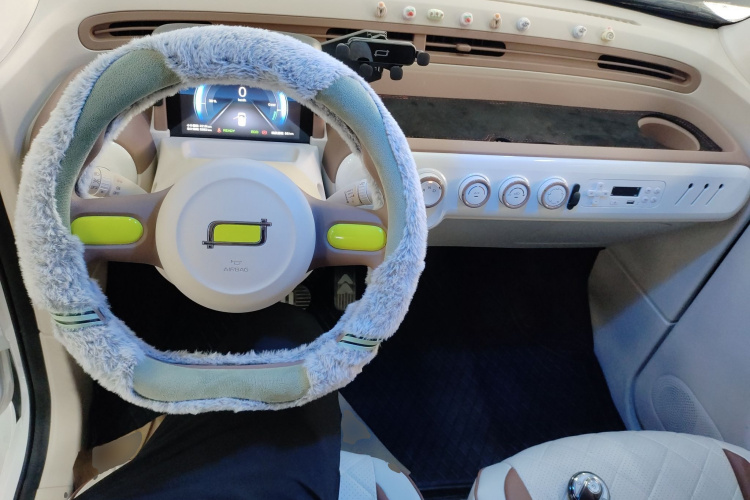 奔腾小马 2026款 222km 炫彩马中控内饰12