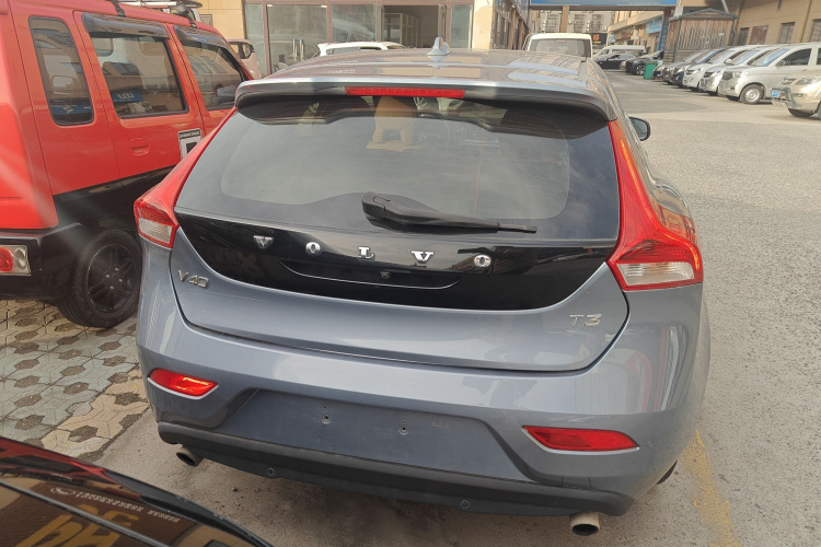 沃尔沃V40 2018款 T3 智逸版车身外观6