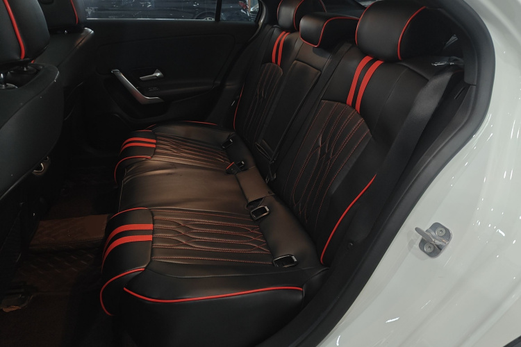 奔驰A级 2023款 A 200 L 时尚型中控内饰21