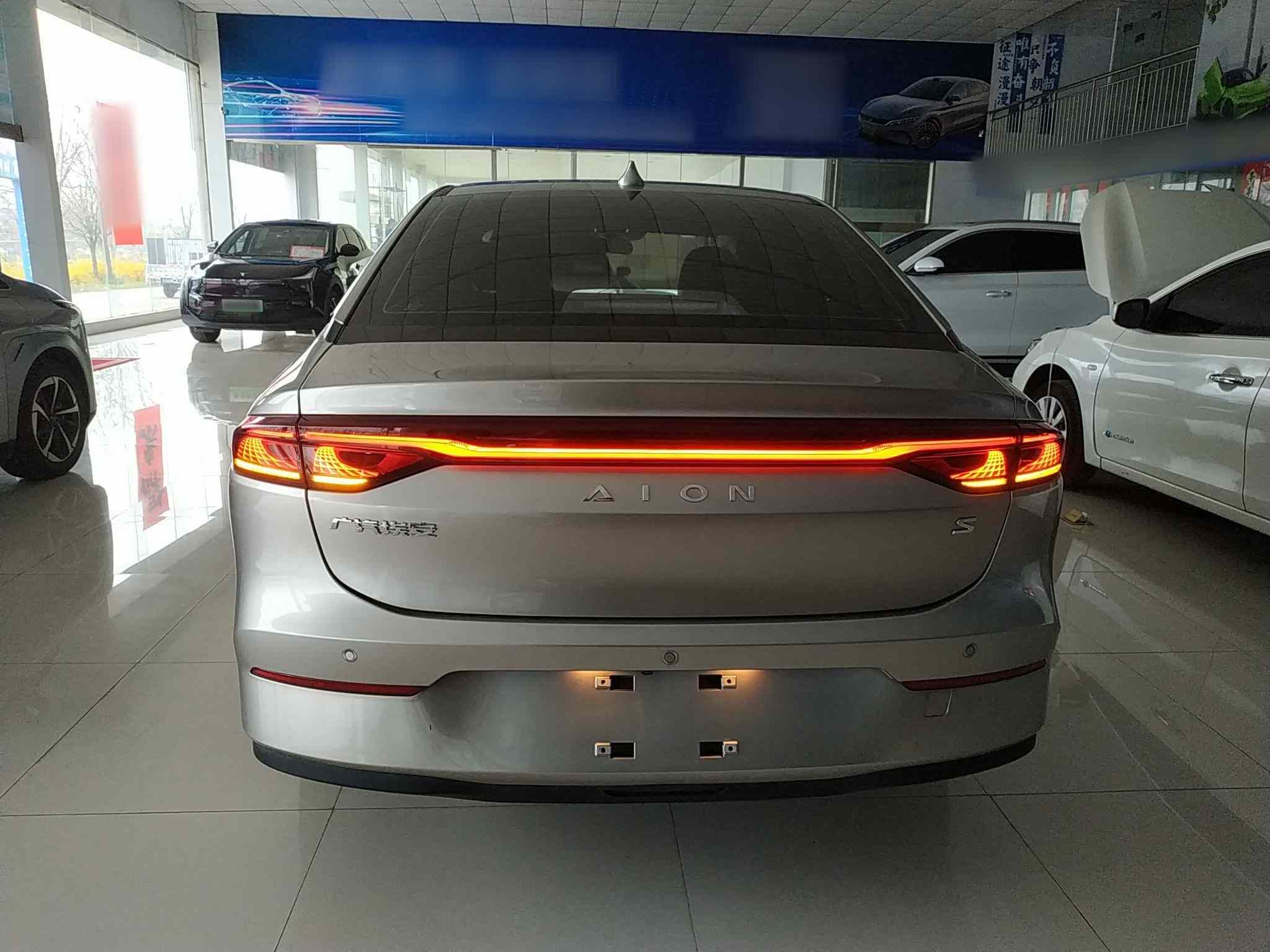 埃安 AION S 2023款 魅 580 磷酸铁锂(4)
