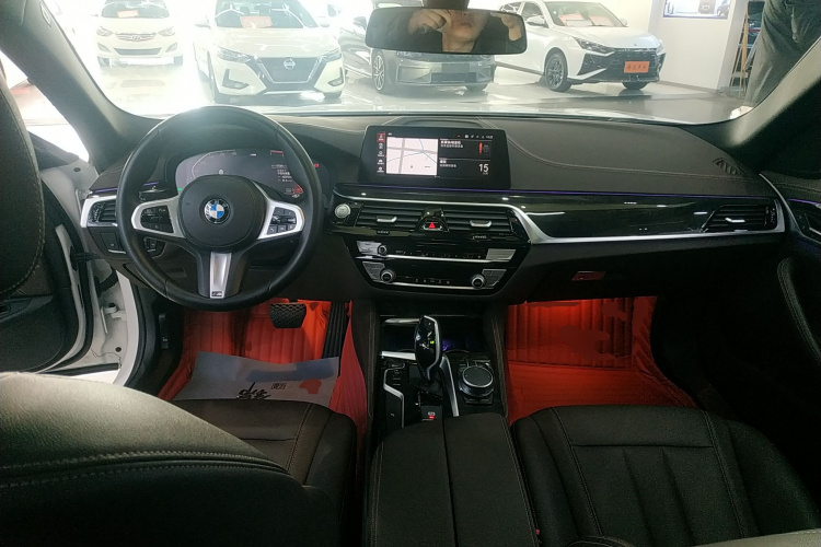 宝马5系 2020款 525Li M运动套装中控内饰12