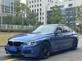 宝马3系 2019款 320i M运动曜夜版