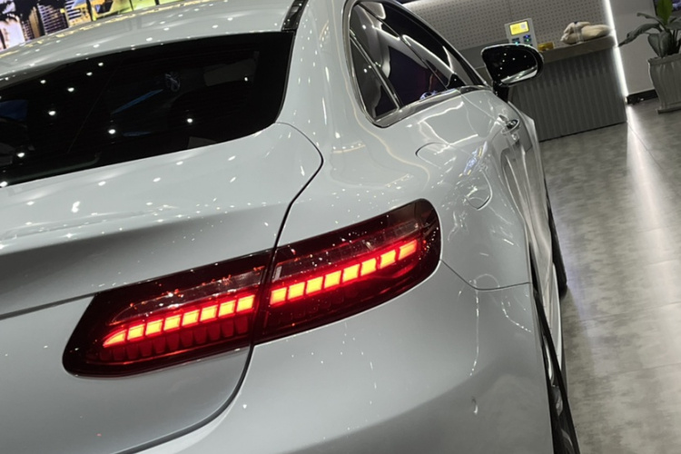 奔驰E级(进口) 2023款 E 260 轿跑车车身外观6001