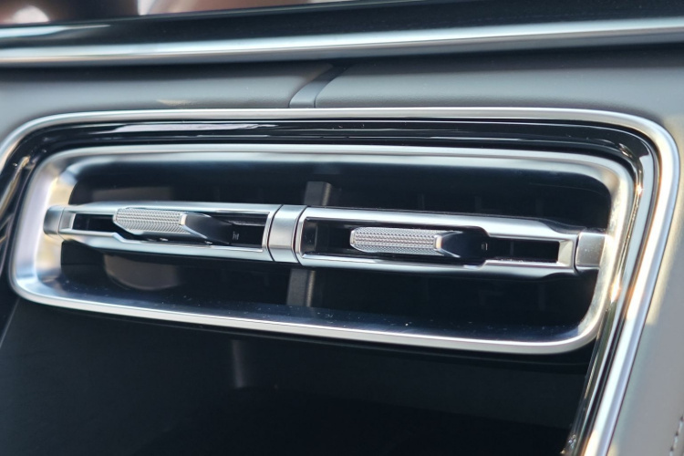 吉利银河 银河A7 2025款 EM-i 70km 启航版中控内饰7010